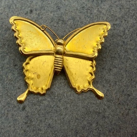 Butterfly Pin Brooch As Is Plain Gold Repurpose Upcycle Craft DIY Retro Boho - Picture 2 of 6